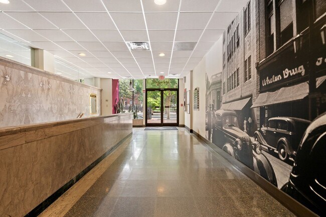 Building Photo - 103 W Main St