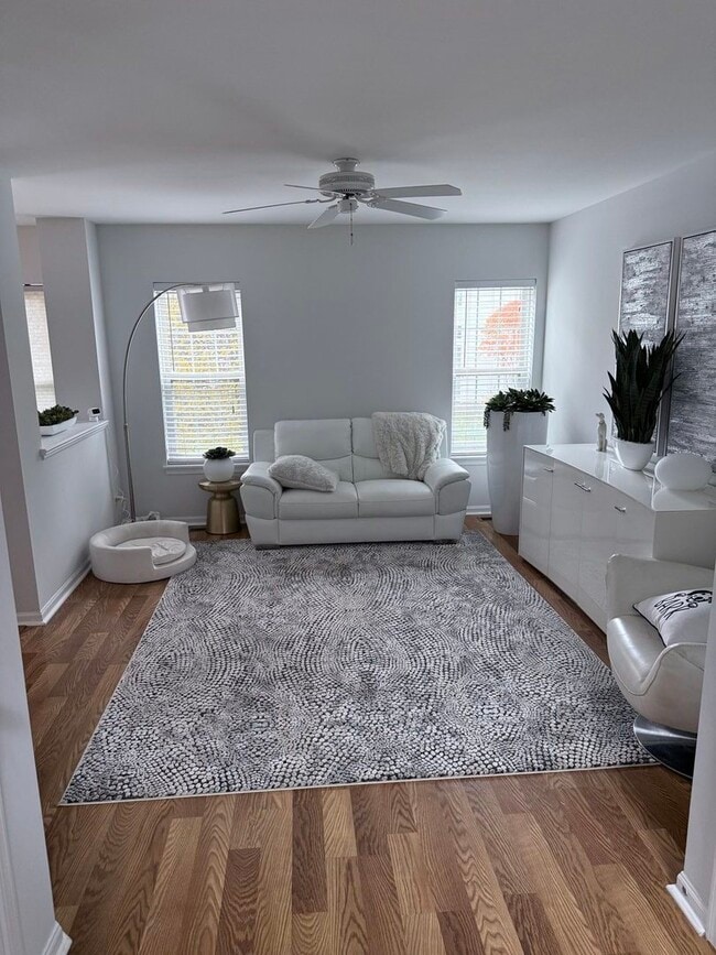 Building Photo - 2727 Borkshire Ln