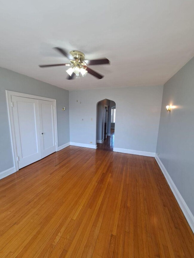 Primary Photo - 1 bedroom in Chicago IL 60649