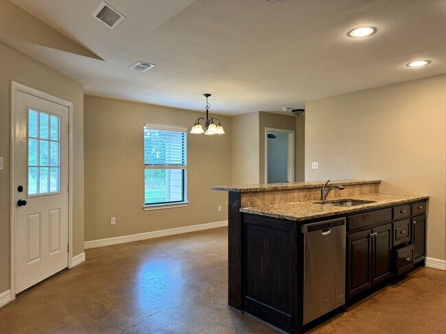 Building Photo - 15786 County Rd 472