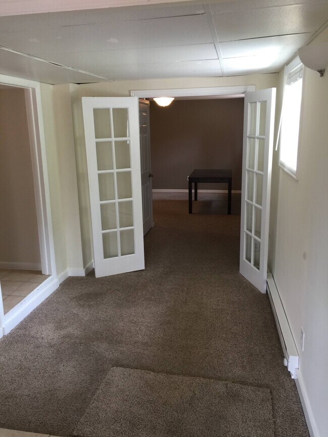 Building Photo - 309 Cantril St