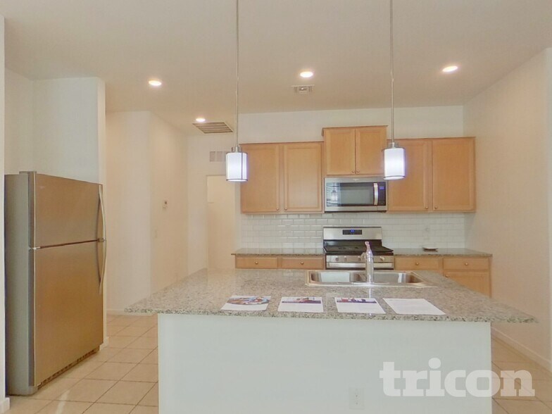 Building Photo - 13273 N 143rd Dr