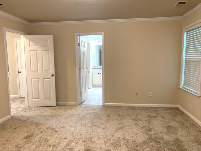 Building Photo - 530 Constellation Overlook SW