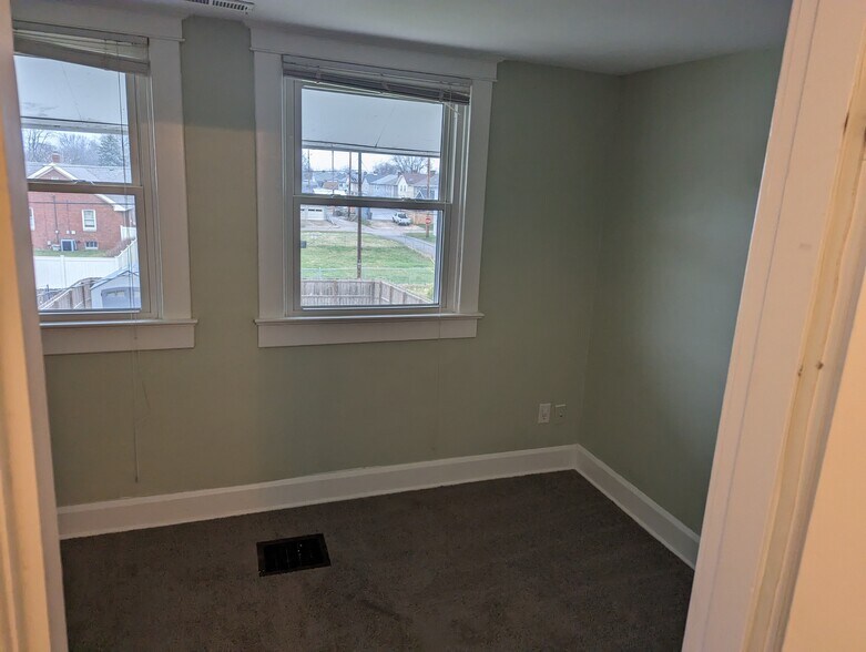 Office looking out onto backyard. - 1042 Cameron St