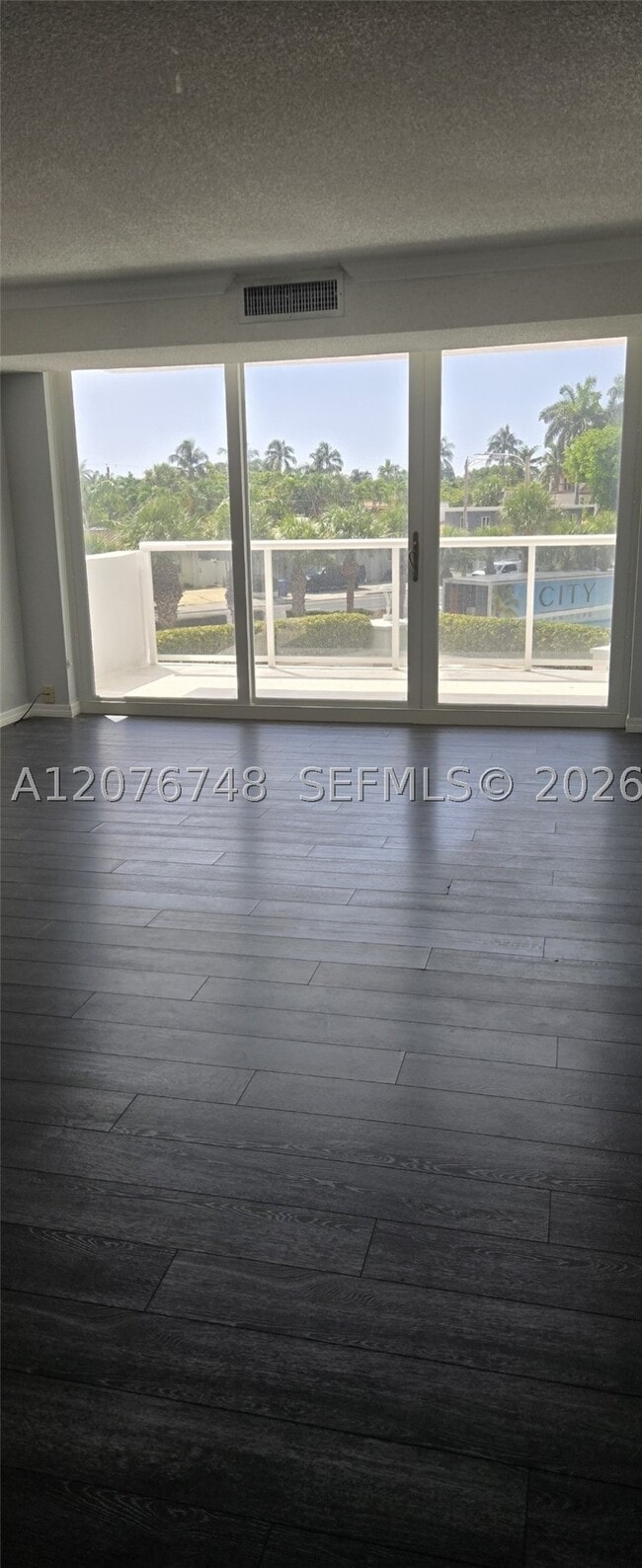 Building Photo - 2715 N Ocean Blvd