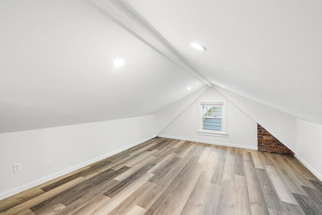 Building Photo - 7464 Woodrow Wilson St