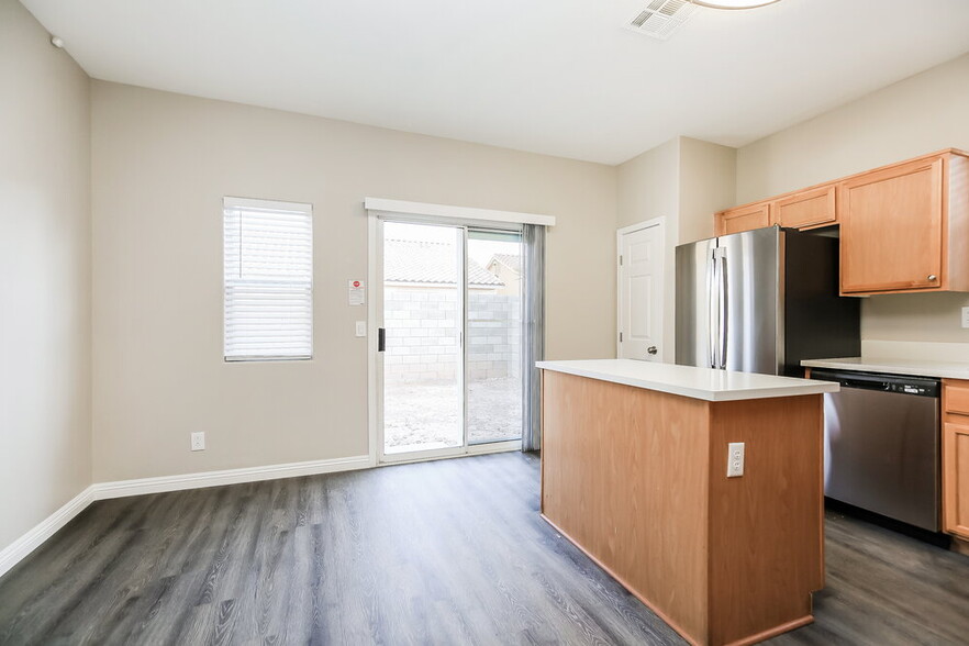 Building Photo - 9878 Mackovski Ct