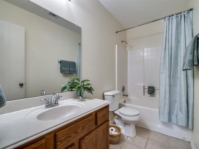 Building Photo - 2056 River Birch Ln