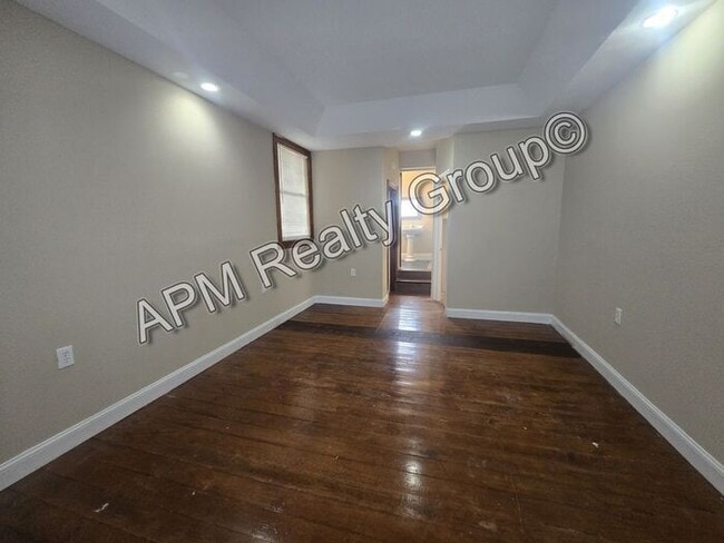 Building Photo - Four Bedroom 3 Bath Available NOW!!