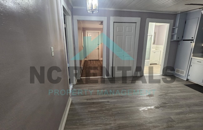 Building Photo - 207 E Edgecombe St
