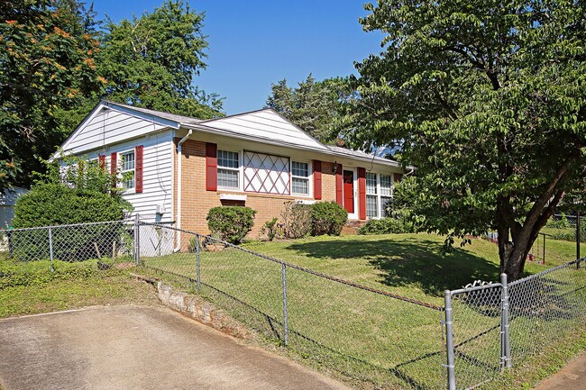 Primary Photo - One-Level Living Locust Grove Home (Lease ...