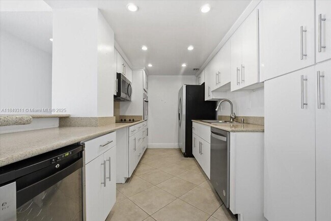 Building Photo - 2451 Brickell Ave