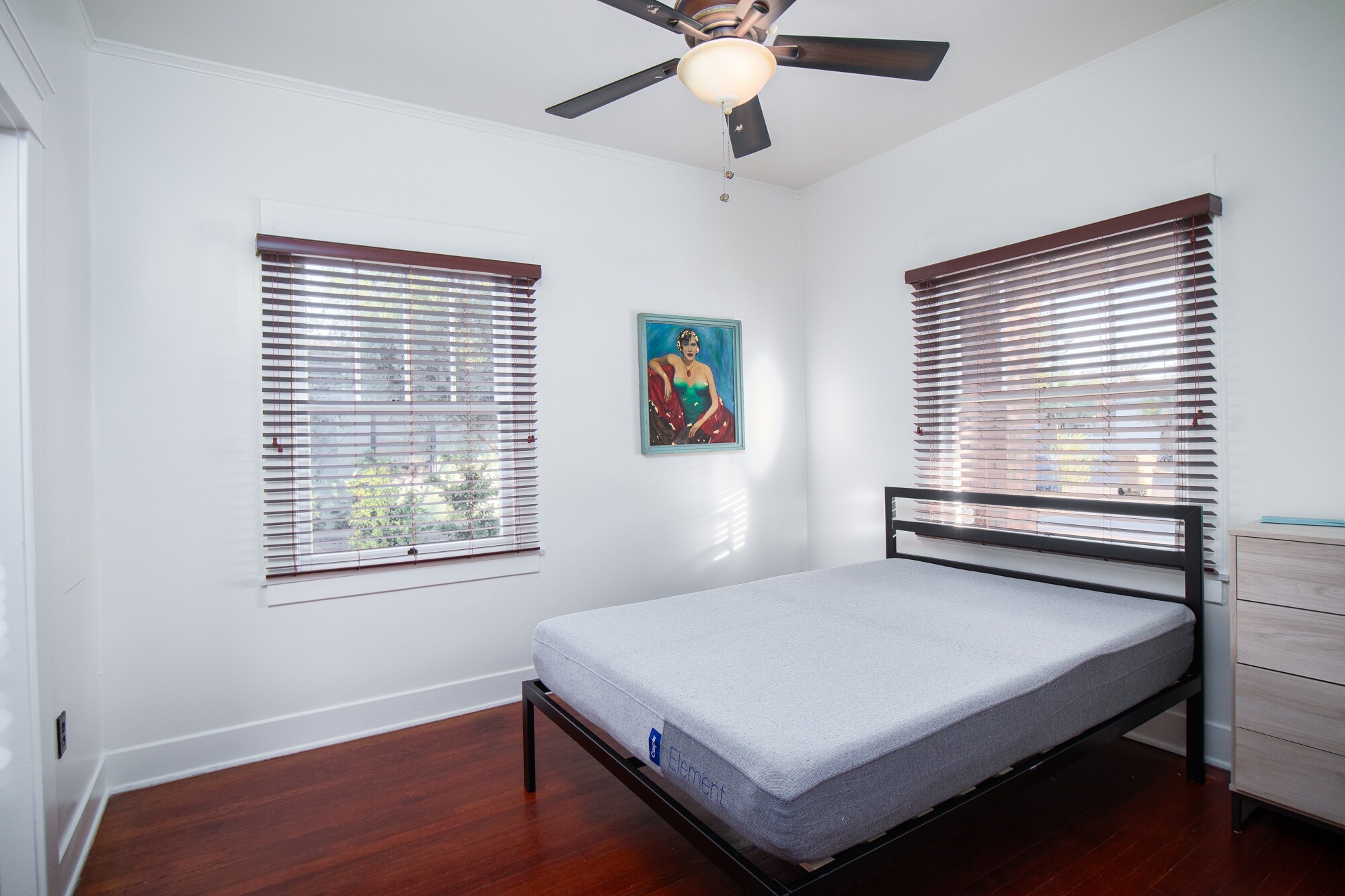 Building Photo - 1102 E Palm Lane