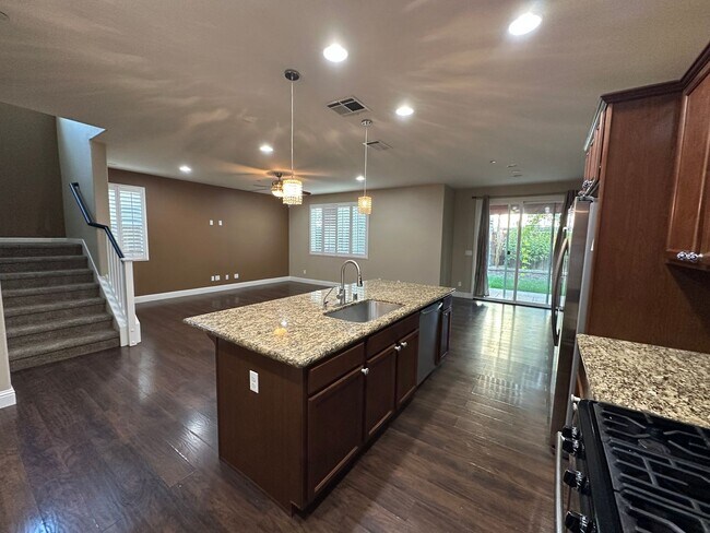 Building Photo - Beautiful 4 Bedroom, 3 Full Bath W/ Office...