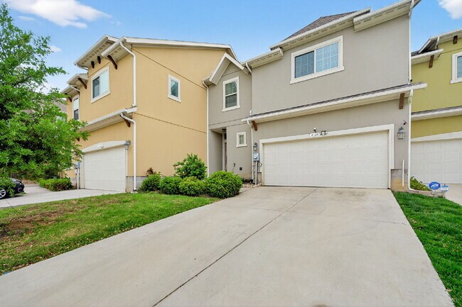 Building Photo - Well-Maintained Home in Irving – Convenient Location & Comfortable Living