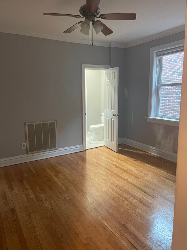 Building Photo - 7372 Tulane Ave