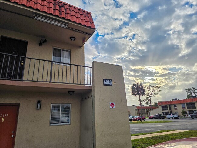 Building Photo - 6080 Forest Hill Blvd