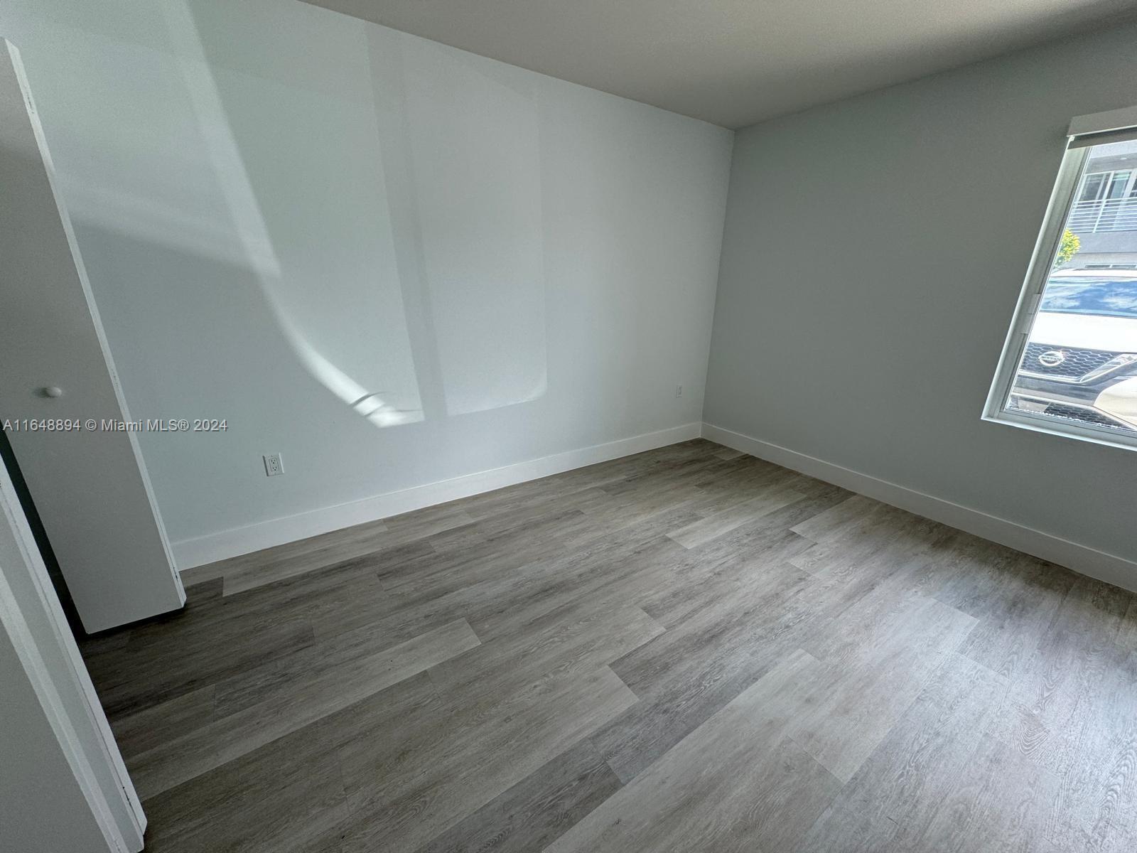 Building Photo - 2555 NE 193rd St