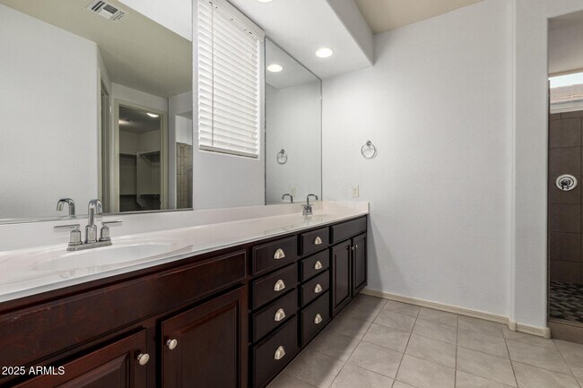 Building Photo - 5427 S Canyon Rim