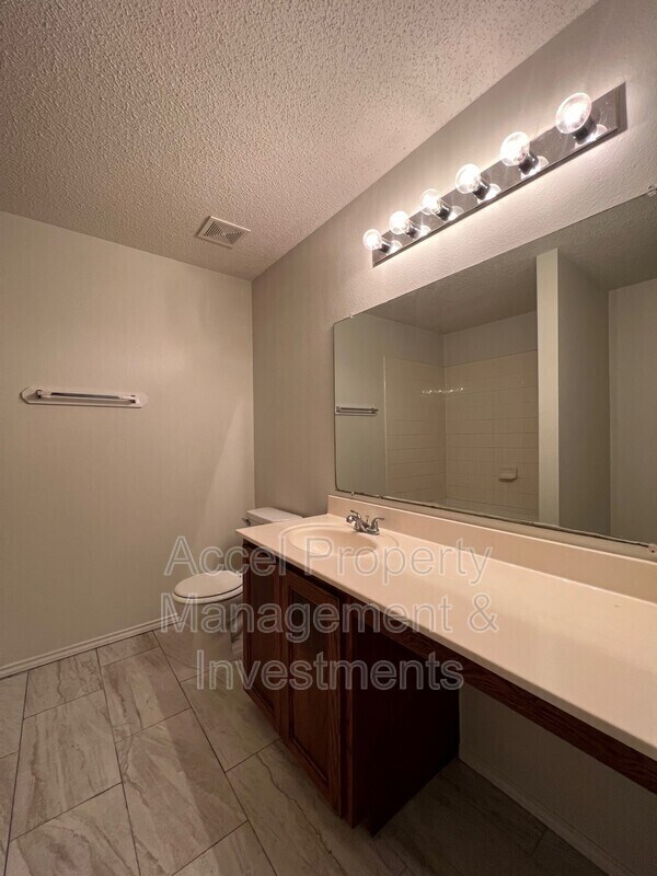 Building Photo - 5408 N 35th St