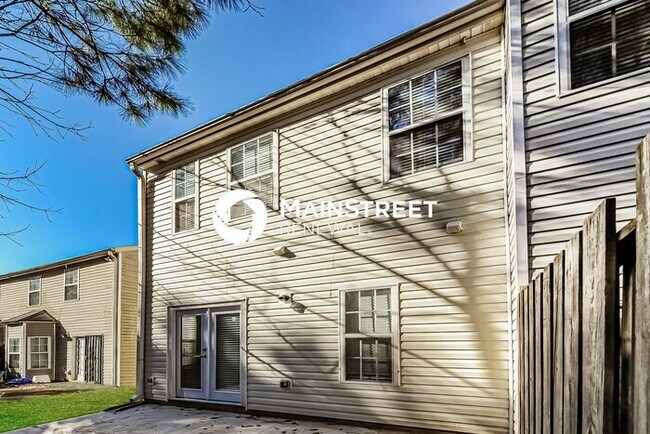 Building Photo - 2 Bedroom Pet-Friendly Home in Atlanta, GA with Main Street Renewal