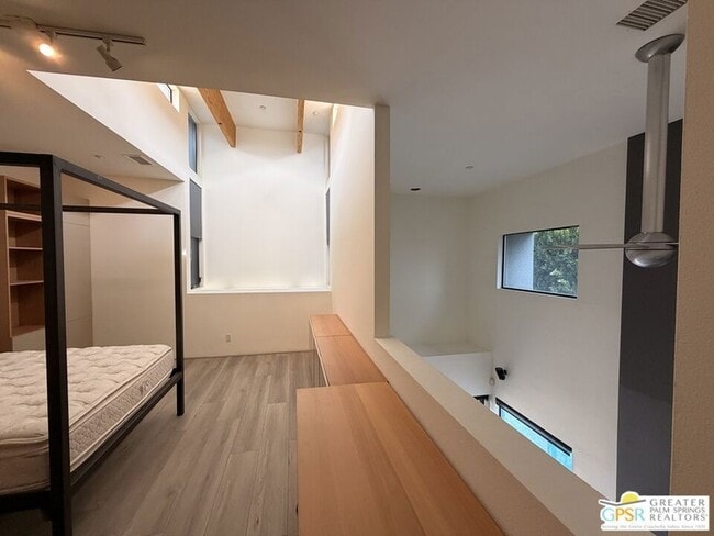 Building Photo - 1536 E Baristo Rd