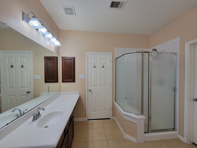 Building Photo - 20931 Flower Croft Ct