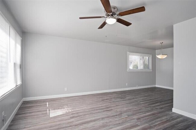 Building Photo - Fantastic 3bd/1ba home! Coming soon!