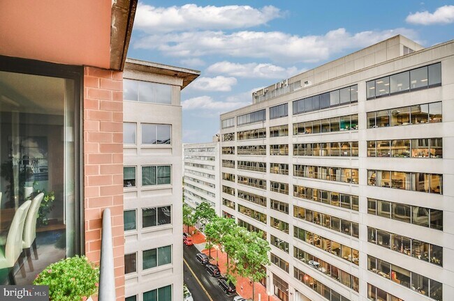 Building Photo - 631 D St NW