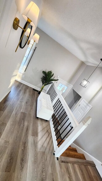 Building Photo - Room in House on Bilmark Ave