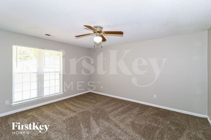 Building Photo - 262 Rhonda Cir S