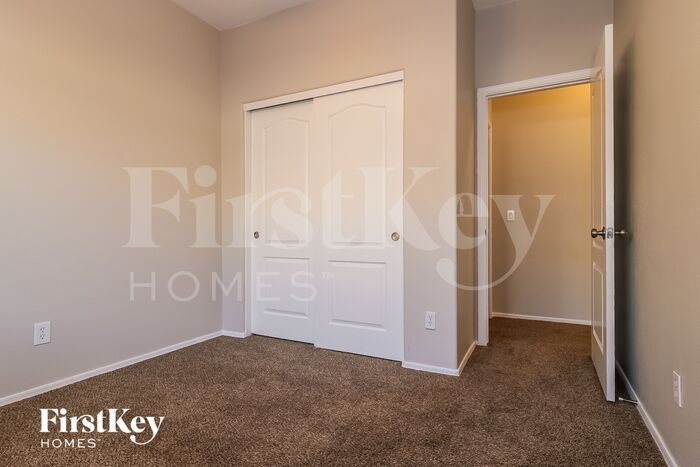 Building Photo - 110 N 118th Ave