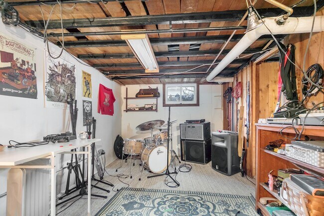 Building Photo - 2446 East Johnson Street, Unit 1