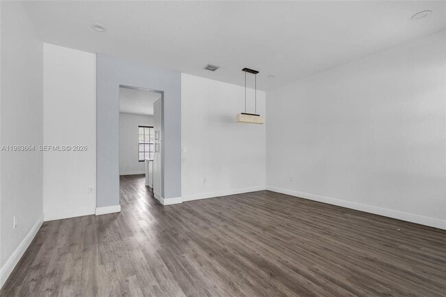 Building Photo - 624 SW 147th Ave