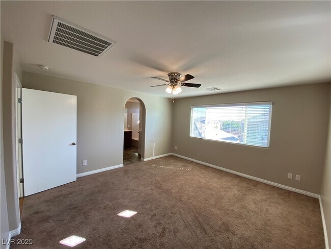 Building Photo - 10273 Headrick Dr