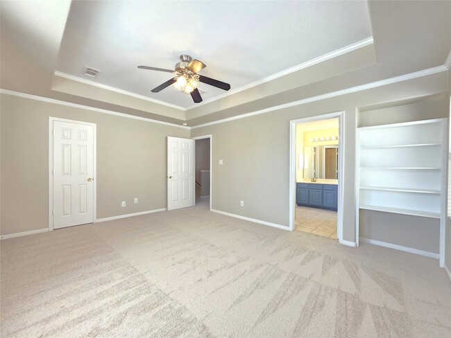 Building Photo - 12111 Carriage Oak Cir