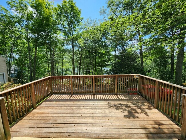 Building Photo - 116 Pine Trail