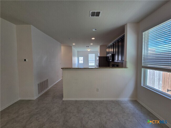 Building Photo - 334 Mistflower