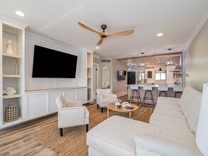 Building Photo - 6175 S Mirror Lake Dr