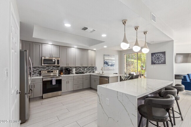 Building Photo - 1413 W Coral Reef Dr