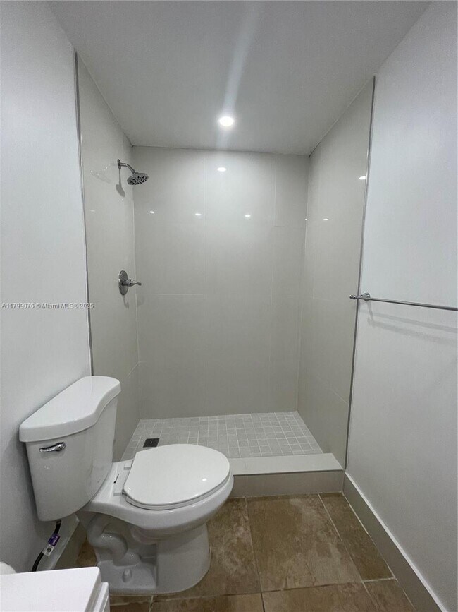Building Photo - 8607 SW 68th Ct