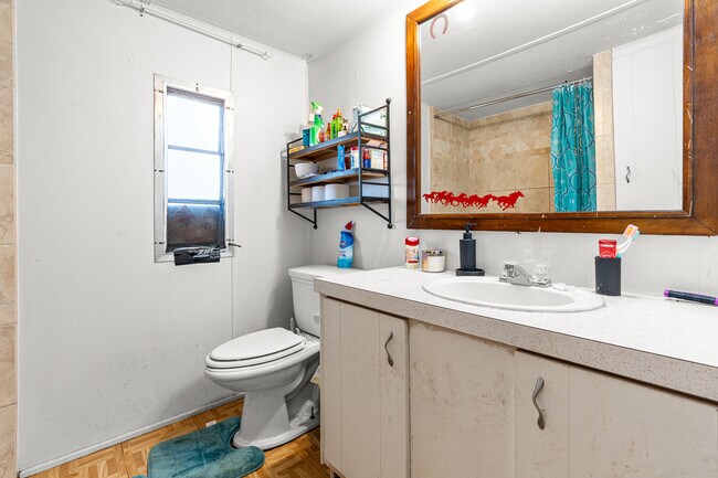 Building Photo - 12 Grape Ln