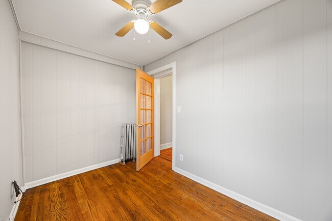 Building Photo - 2443 W Gunnison St