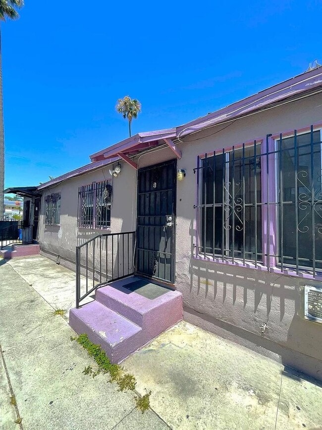 Building Photo - Figueroa