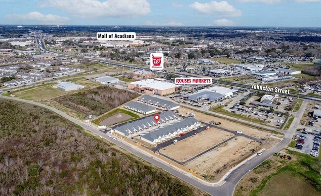 Building Photo - Brand New Upscale Single Story Townhome with private office