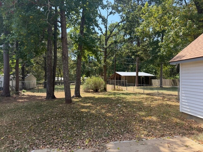 Building Photo - 12711 Woodcreek Dr