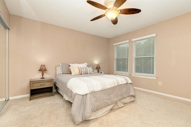 Building Photo - 2435 Country Pl Dr