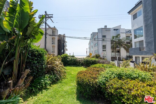 Building Photo - 20 Ketch St