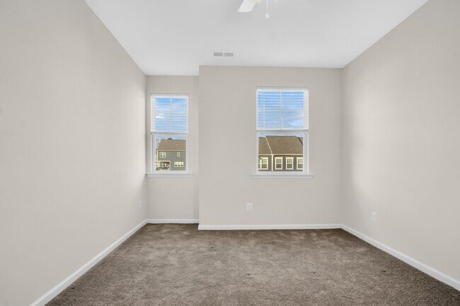 Building Photo - Spacious 3 Bedroom 3.5 Bath Townhome with Finished Basement & First-Floor Suite Near I-64