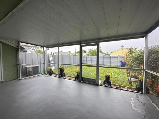 Building Photo - 139 Deerfield Ct